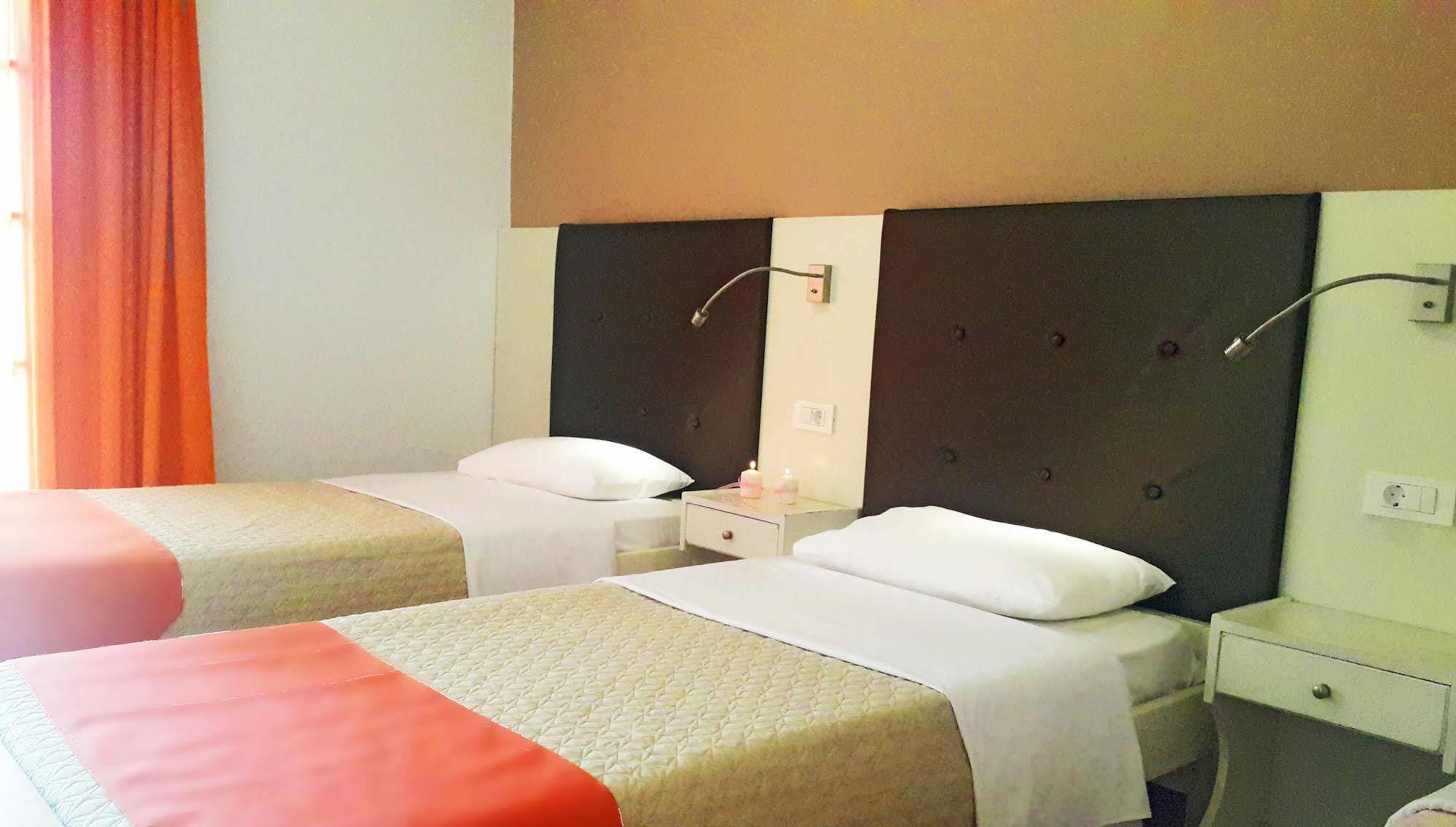 Paradosi Rooms Igoumenitsa Exterior foto
