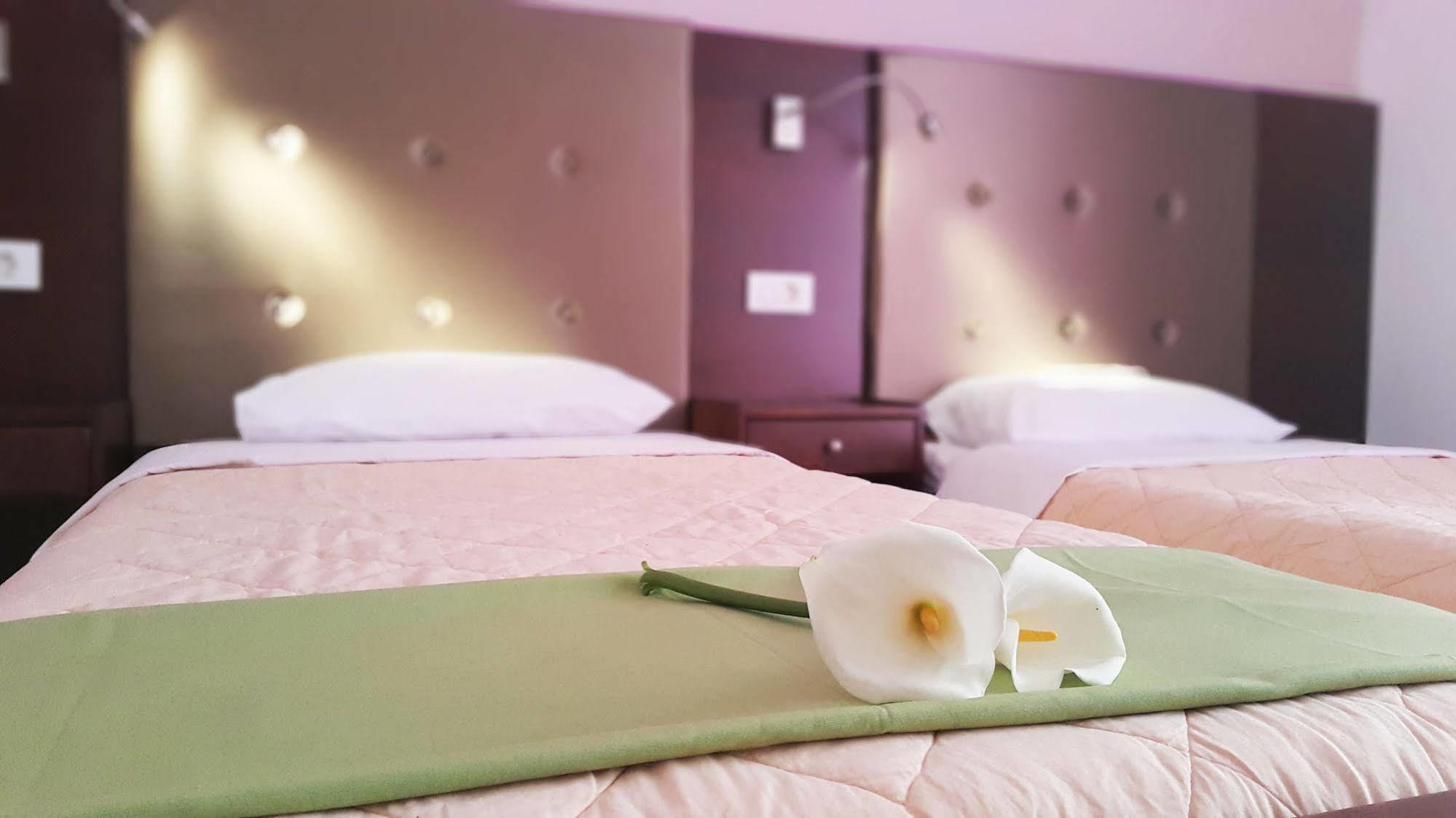 Paradosi Rooms Igoumenitsa Exterior foto