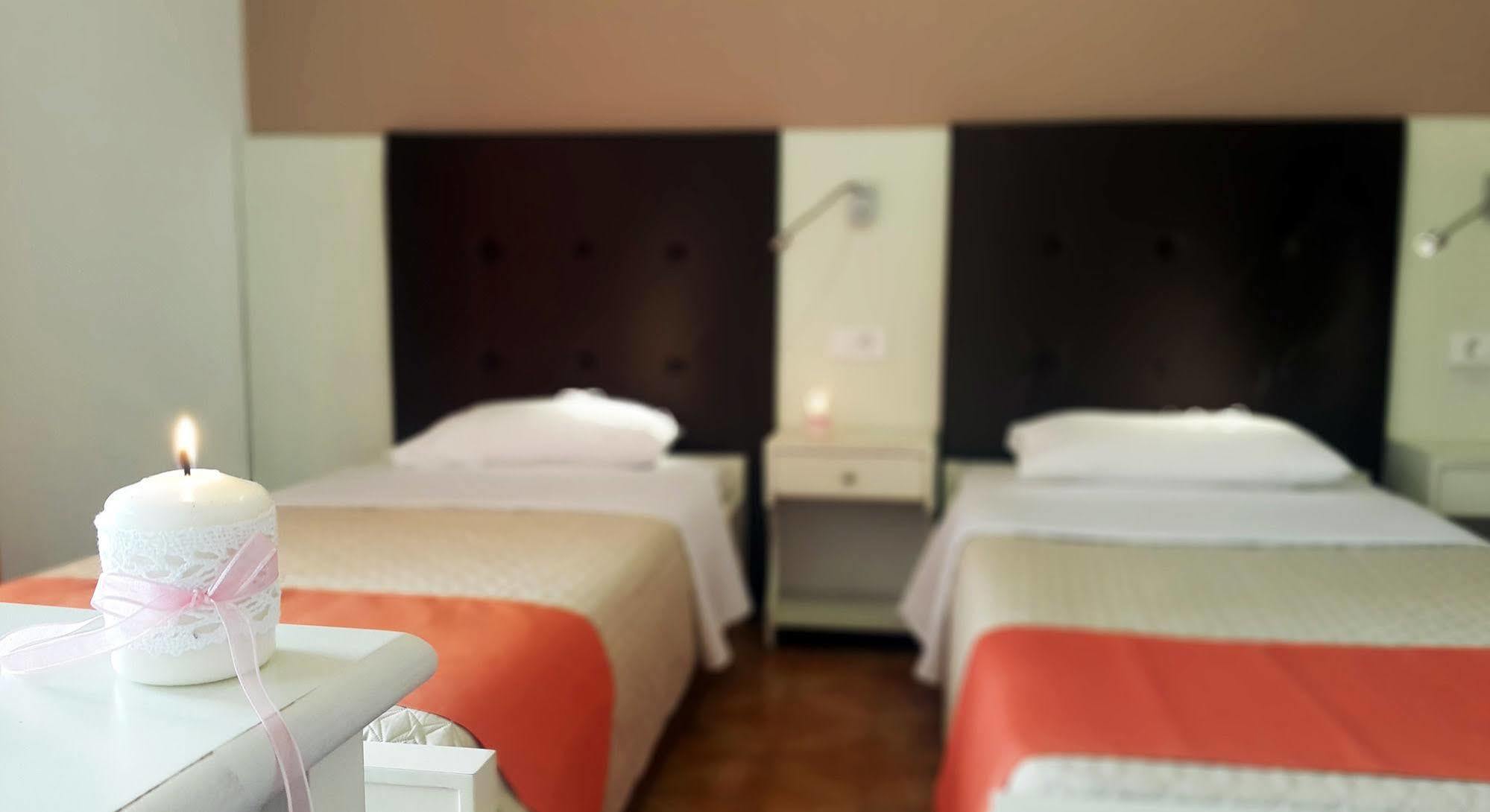 Paradosi Rooms Igoumenitsa Exterior foto